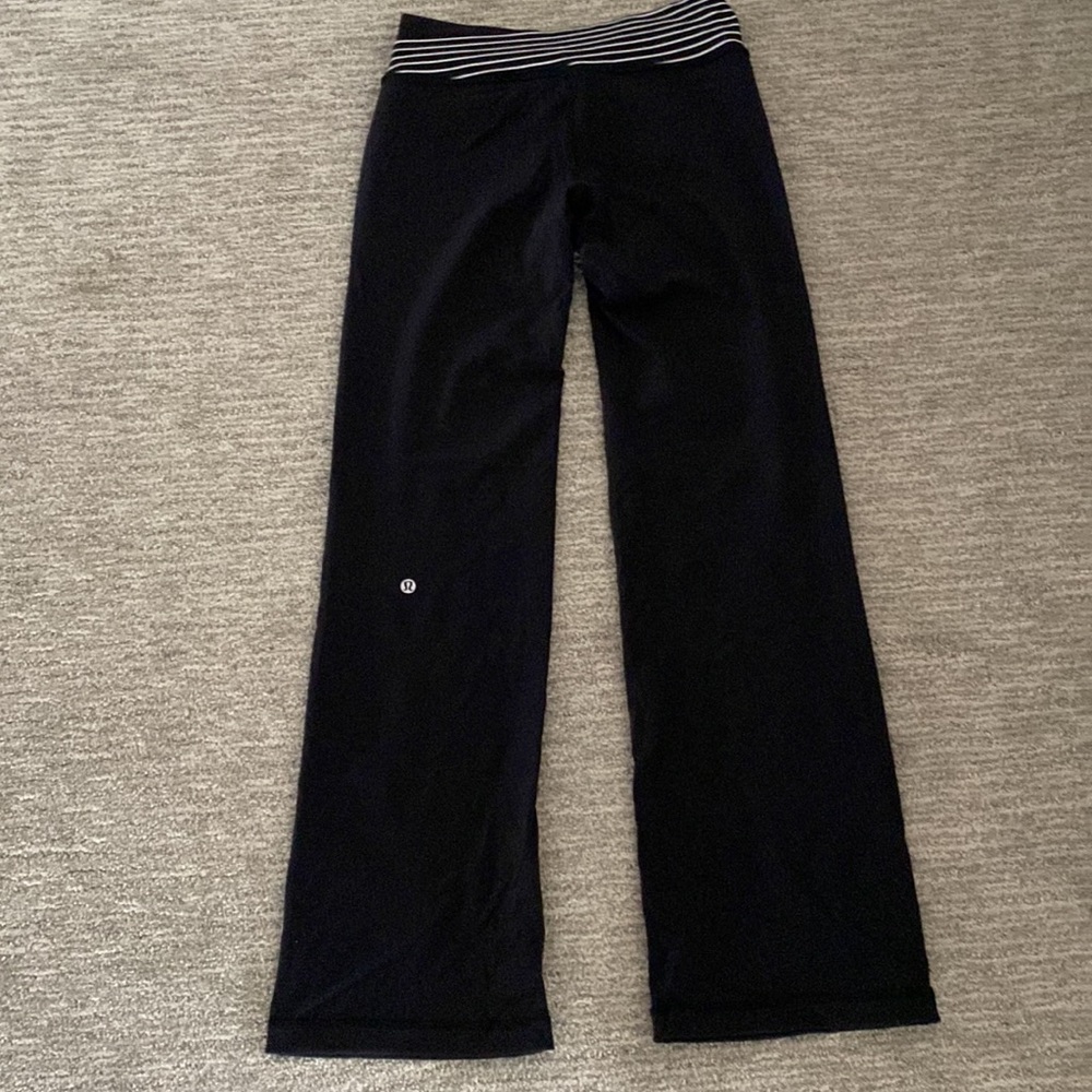 Lululemon bootcut legging midrise waist 6 - Picture 3 of 5